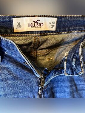 Hollister Women's Slim Jeans in Blue with Gold Stitching